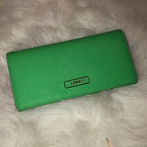DKNY wallet! New!